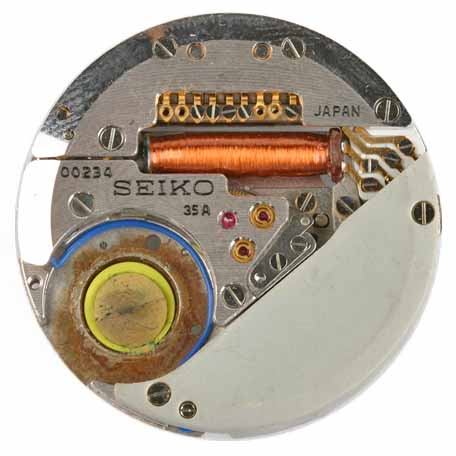 Mouvement de montre à quartz pour comparer les mouvements de montre