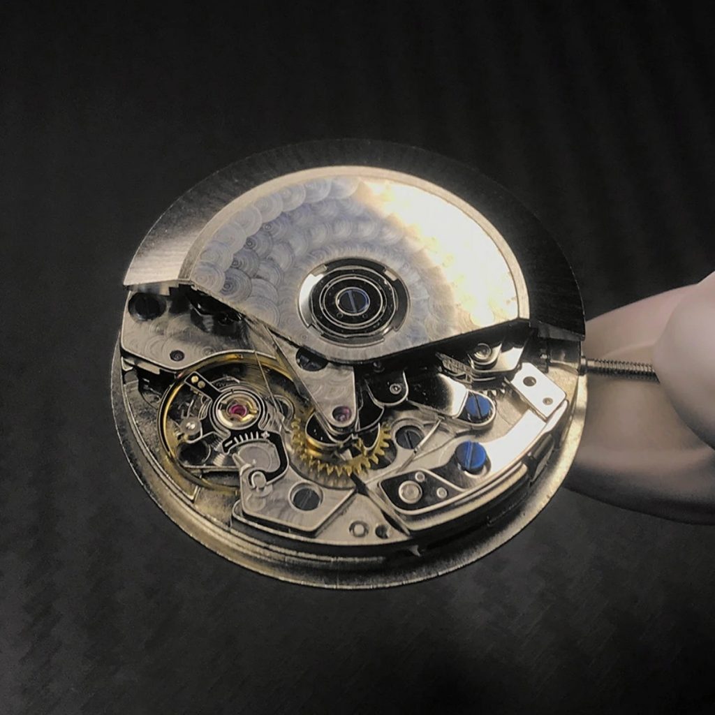 Mouvement de montre automatique pour comparer les mouvements de montre